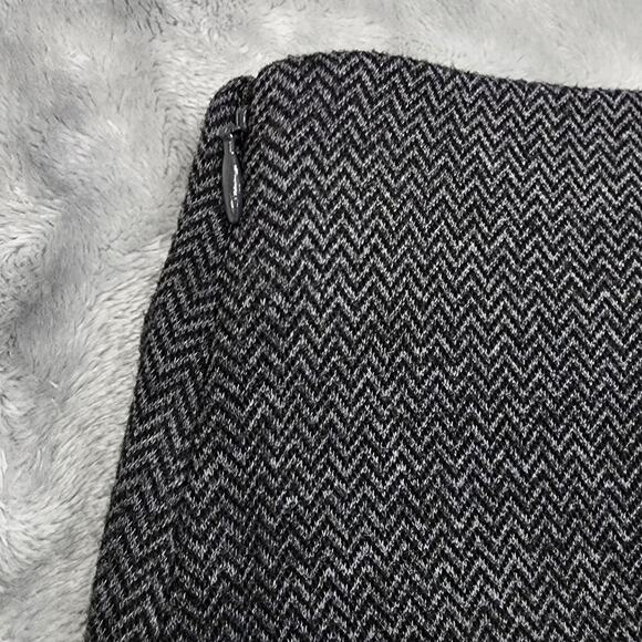 Lane Bryant Pants Womens 26/28 PETITE Gray Chevron Zig Zag Stretch Knit Wide Leg - Picture 3 of 11